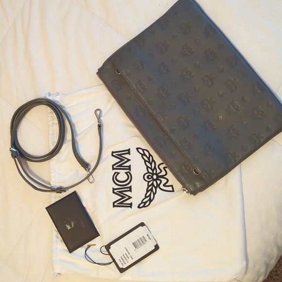 100% Authentic MCM Klara Crossbody - Picture 1 of 13